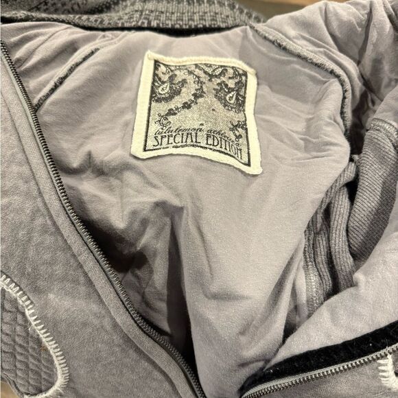 Lululemon Athletica Special Edition Scuba - Picture 3 of 7